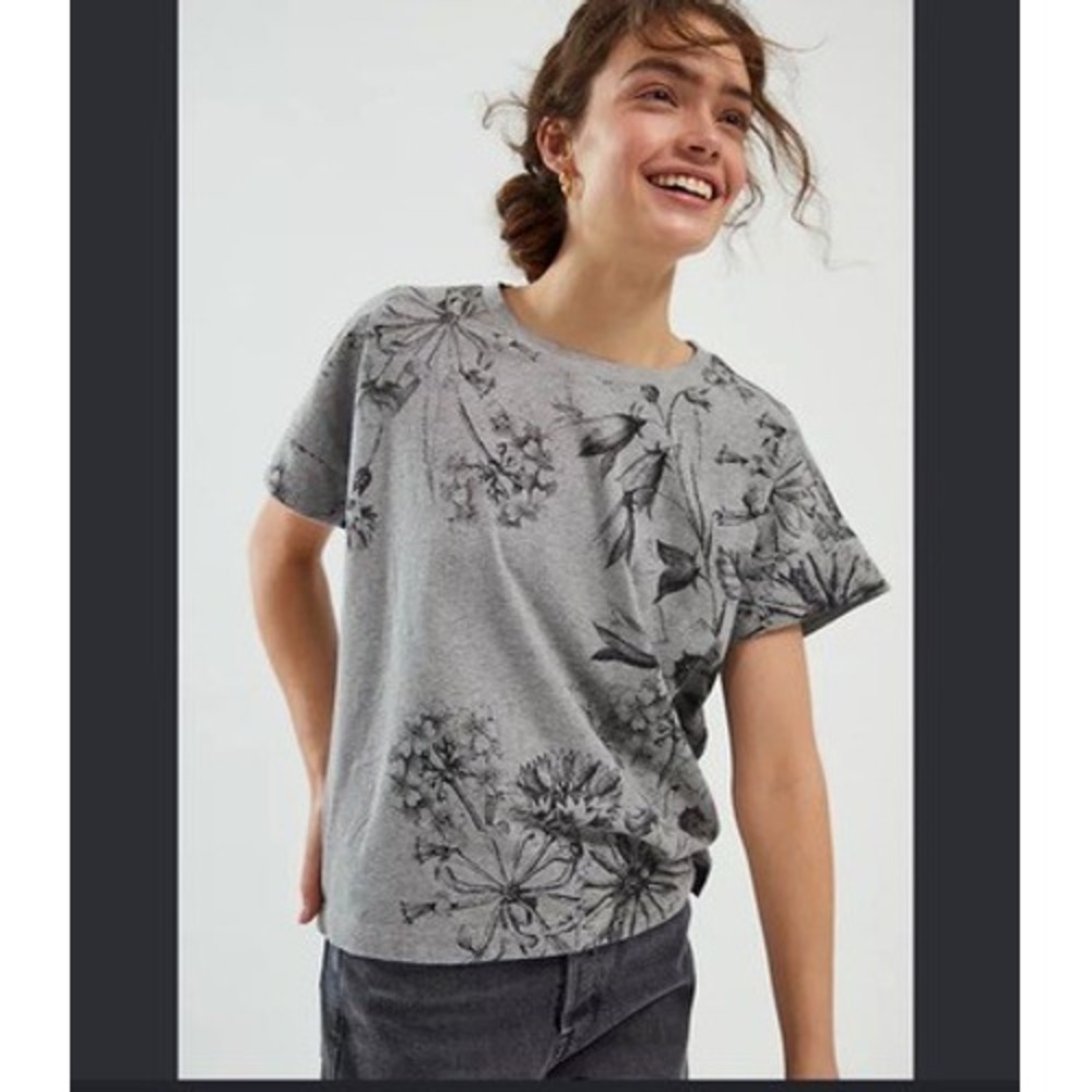 Pilcro Anthropologie Gray Floral Botanical Sketch Print Pleated Back Tee Small